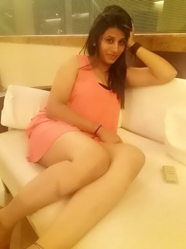 Cyprus (Paralimni) arab escort girl Sasha (70 kg, 172 cm)