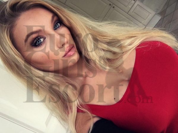 Asian prostitute on SexAn.love with sexy photos