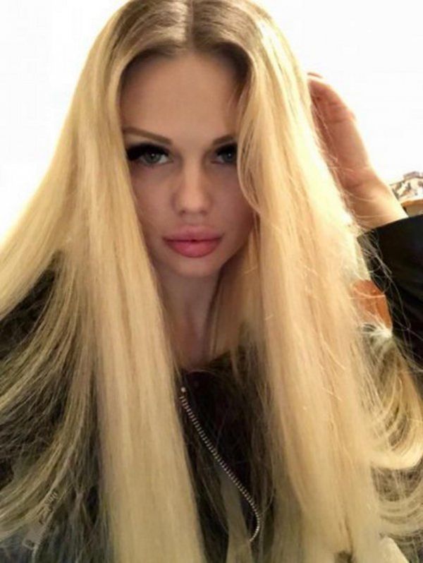 Blonde escort in Cyprus (Protaras): Olesia is a 25 y.o. cutie for sex